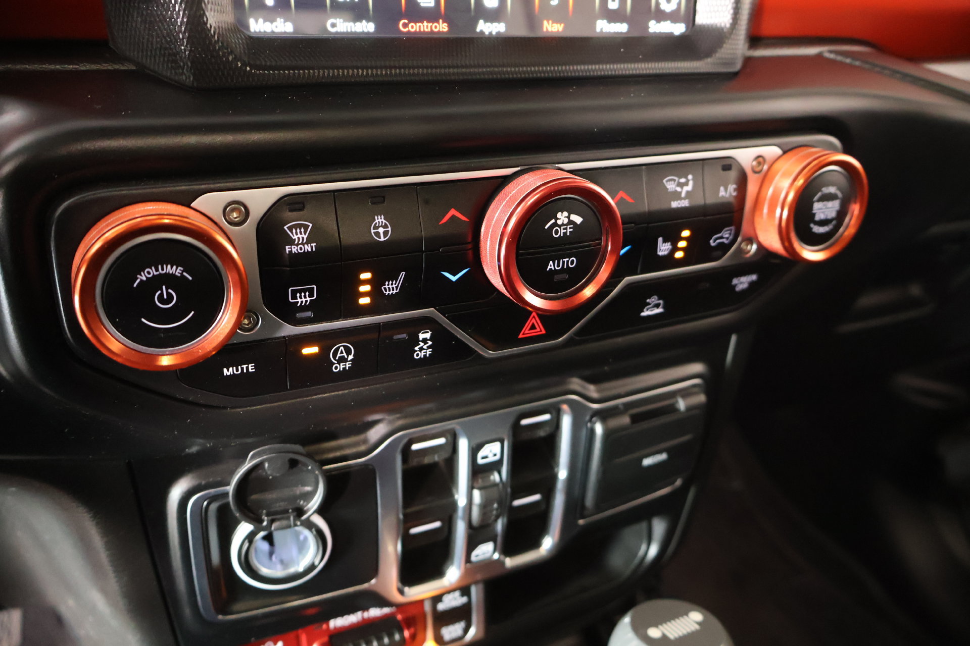 Used 2023 Jeep Gladiator Rubicon w/ Cold Weather Group AWD/4WD image 8