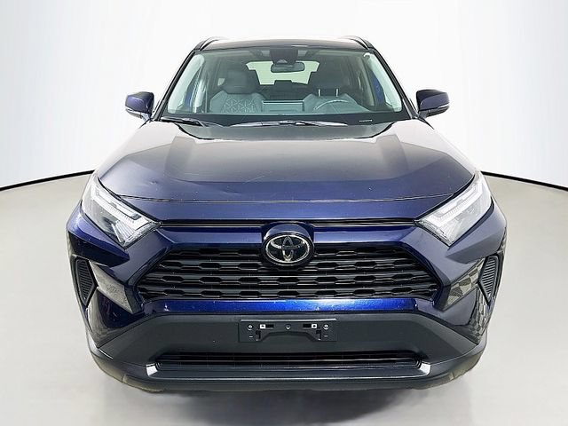 Used 2025 Toyota RAV4 XLE AWD/4WD image 2