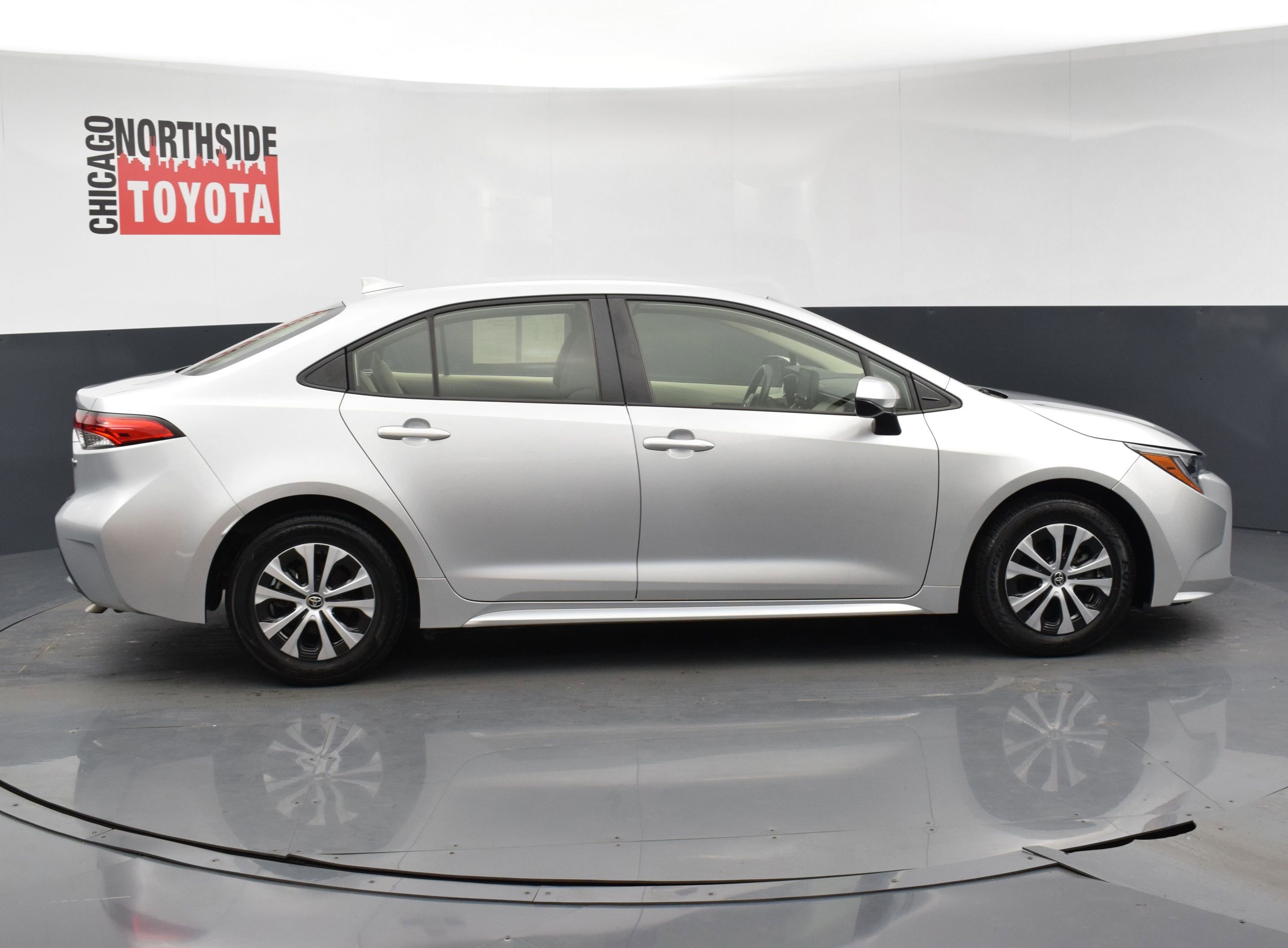 Used 2022 Toyota Corolla LE image 5