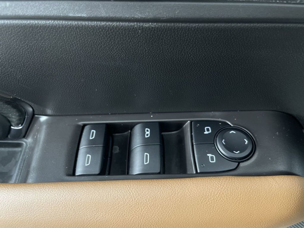 Used 2025 GMC Canyon AT4 image 23