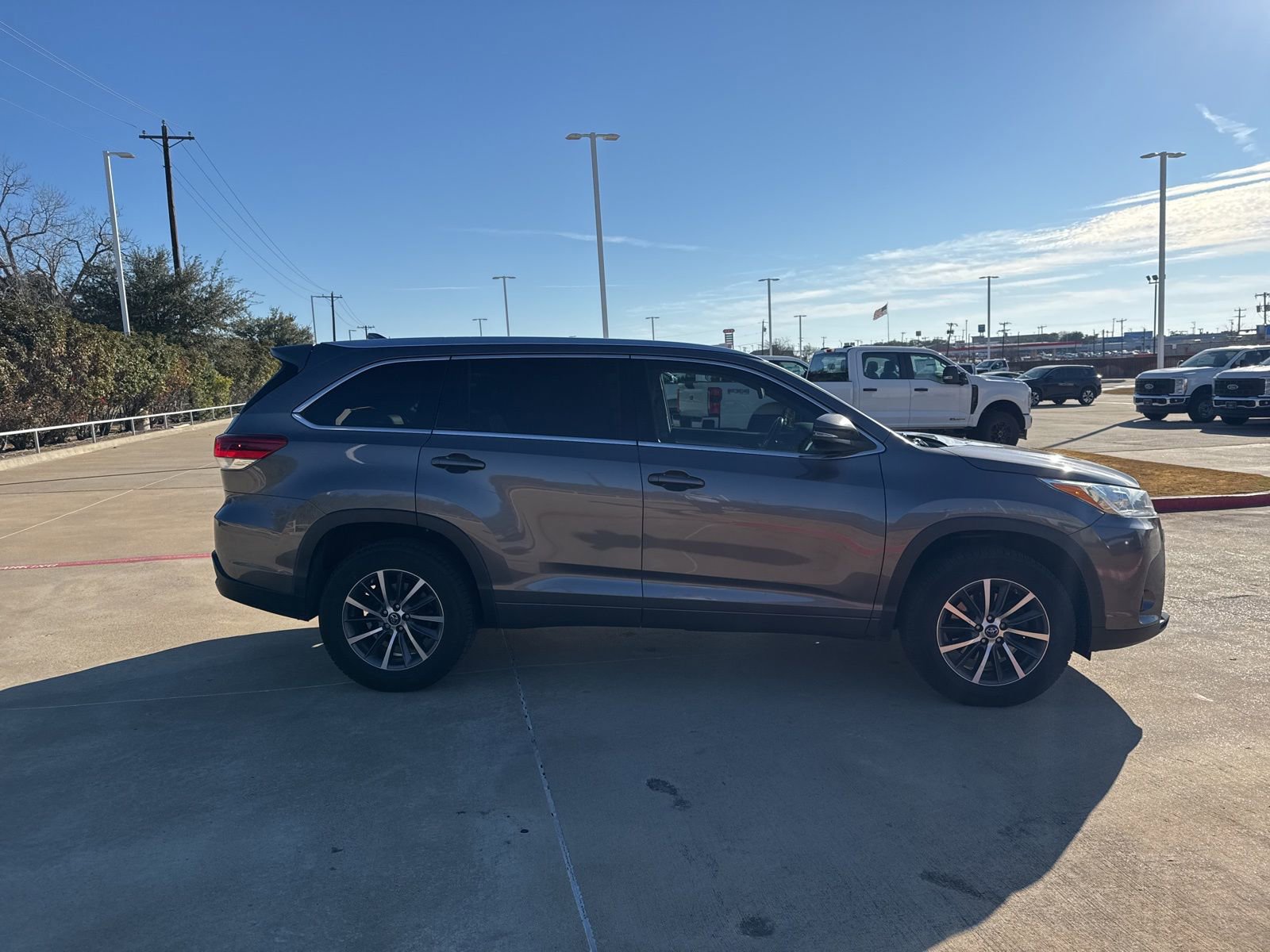 Used 2017 Toyota Highlander XLE image 7