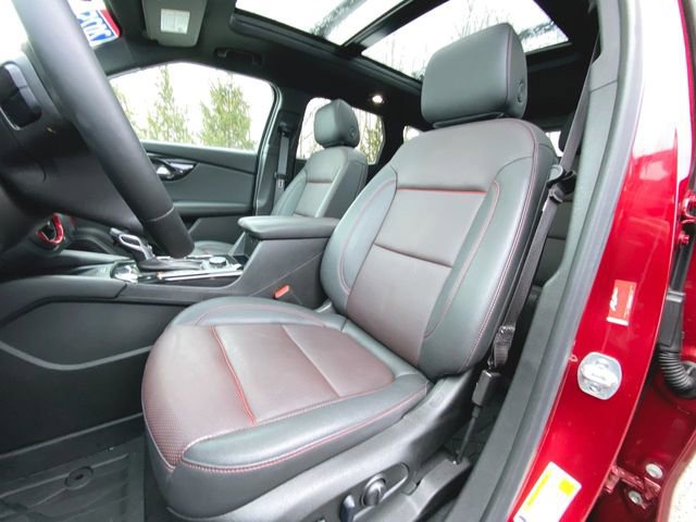 Used 2025 Chevrolet Blazer RS w/ Driver Confidence II Package image 19