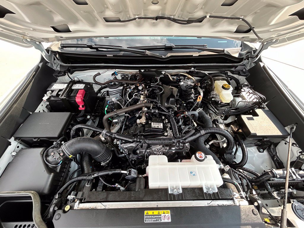 Used 2025 Toyota Tacoma SR5 AWD/4WD image 31
