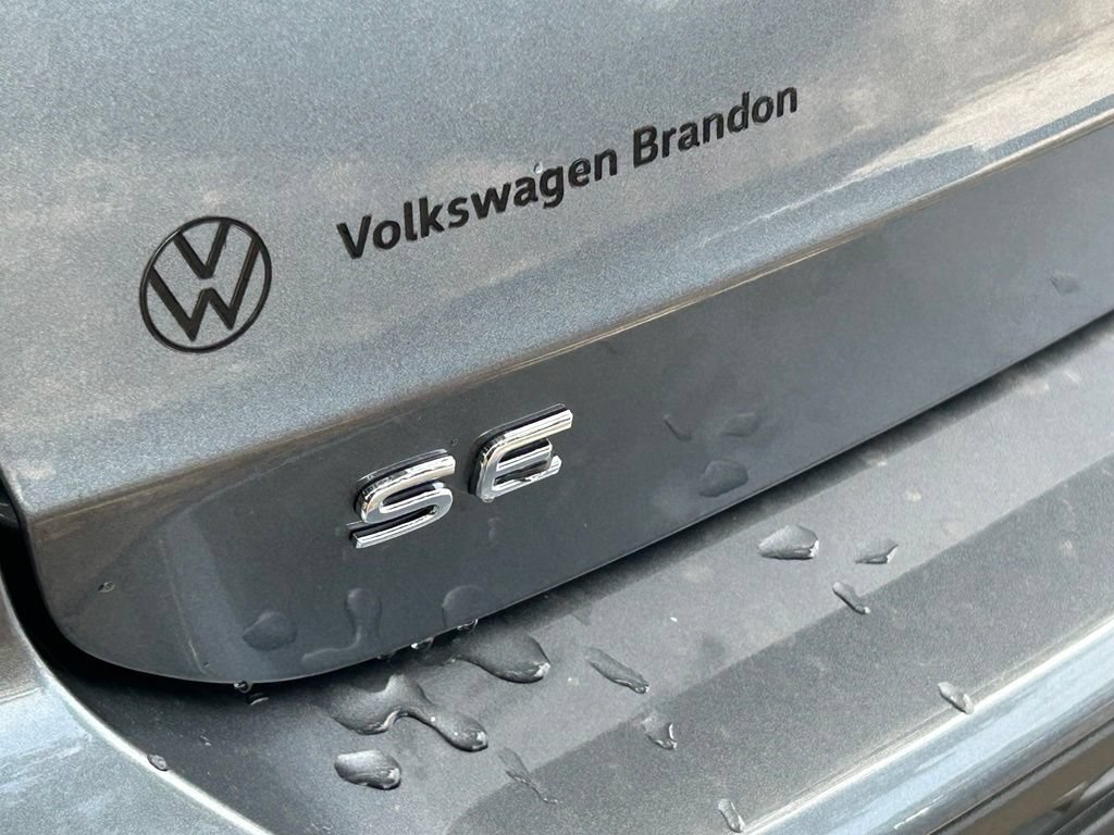 New 2026 Volkswagen Taos SE FWD image 28