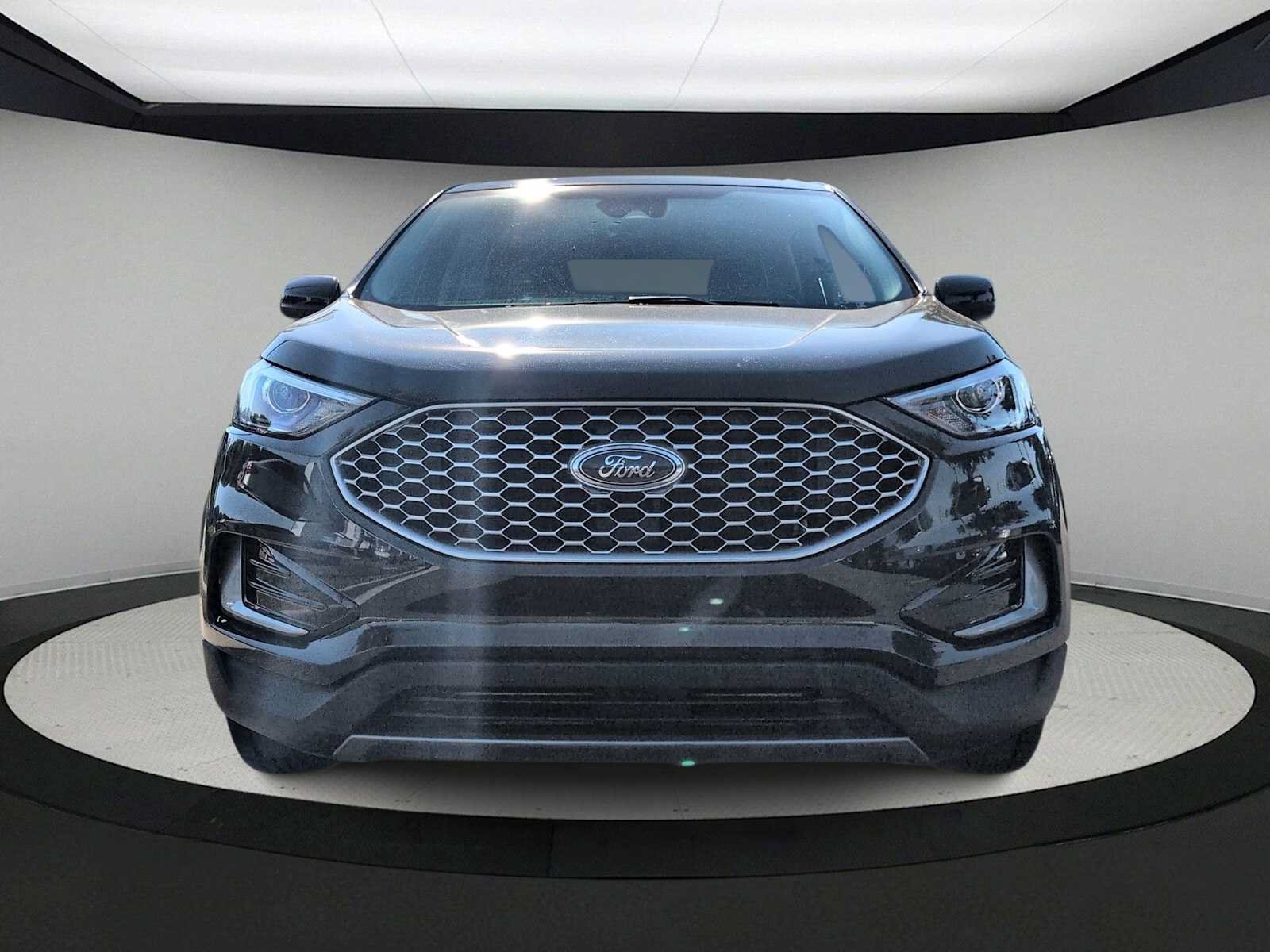 Used 2024 Ford Edge SEL AWD/4WD image 3