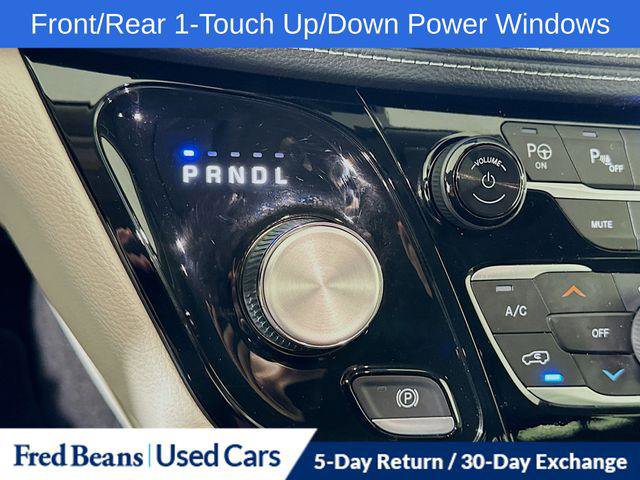 Certified 2022 Chrysler Pacifica Touring-L w/ Uconnect Theater Family Group image 19