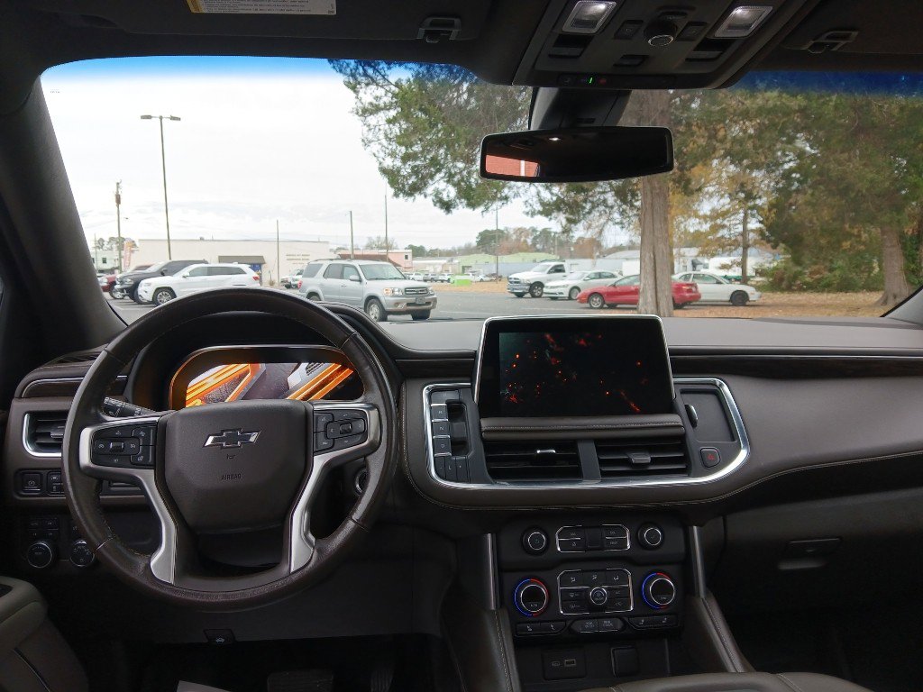 Used 2022 Chevrolet Suburban Z71 w/ Luxury Package image 7