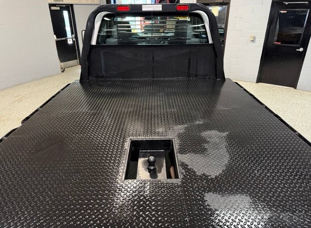 Used 2015 Ford F550 4x4 Regular Cab Super Duty image 19