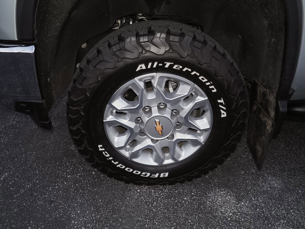 Used 2021 Chevrolet Silverado 2500 LTZ w/ LTZ Convenience Package image 39