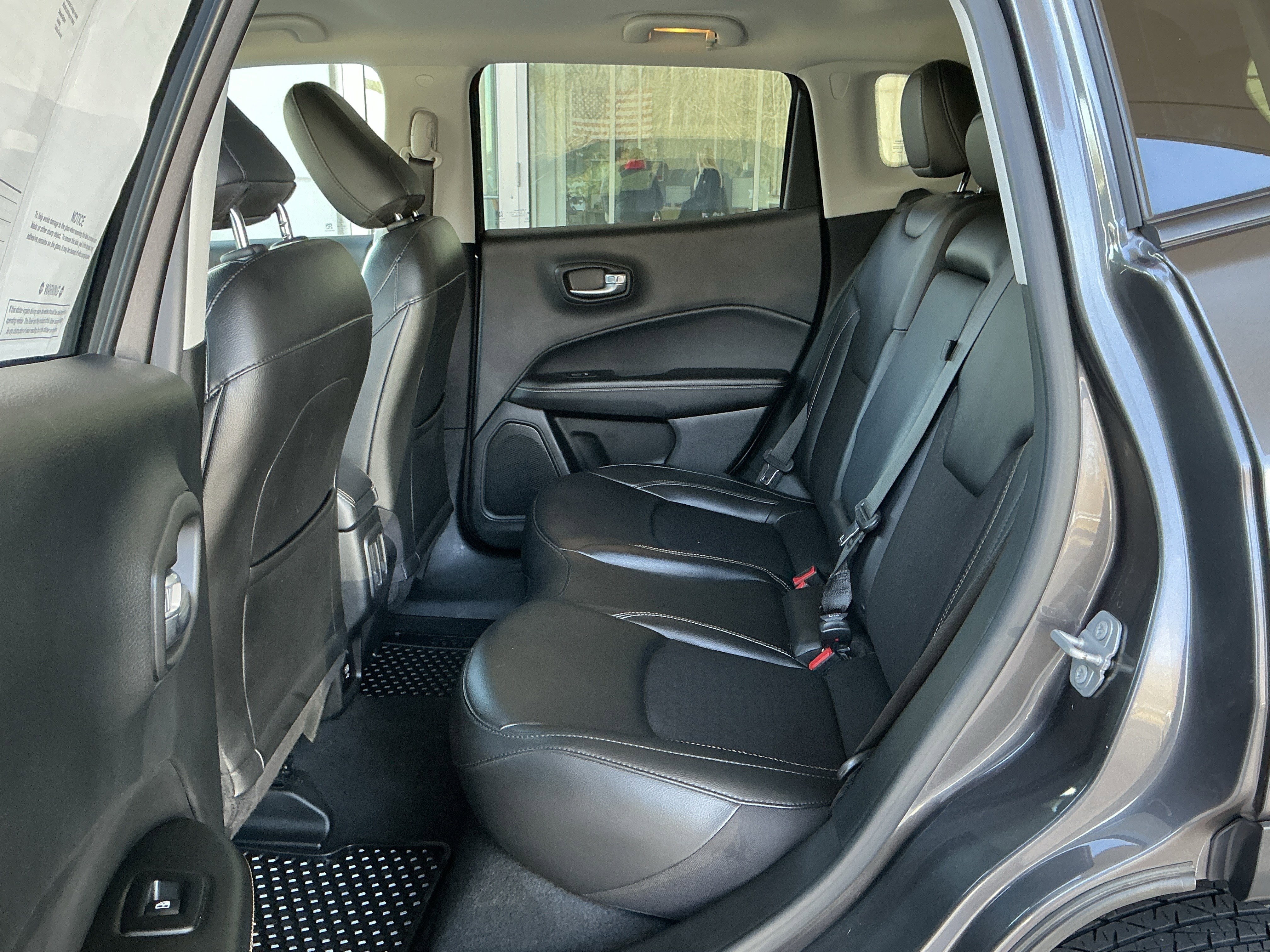 Used 2020 Jeep Compass Latitude w/ Cold Weather Group AWD/4WD image 17