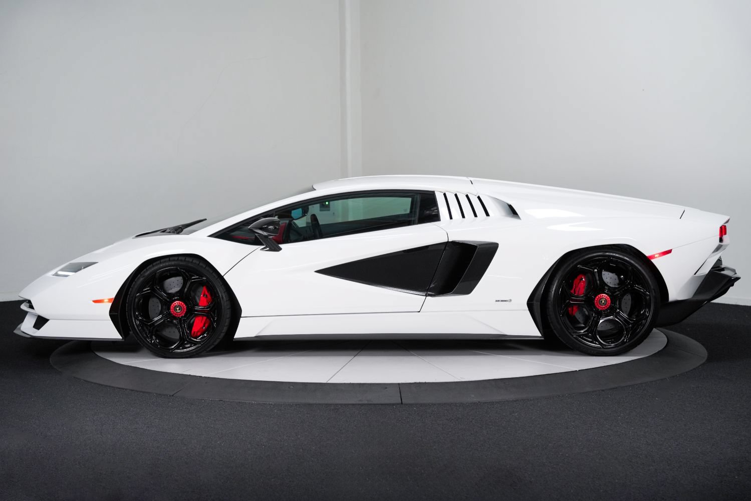 Used 2022 Lamborghini Aventador Countach AWD/4WD image 8