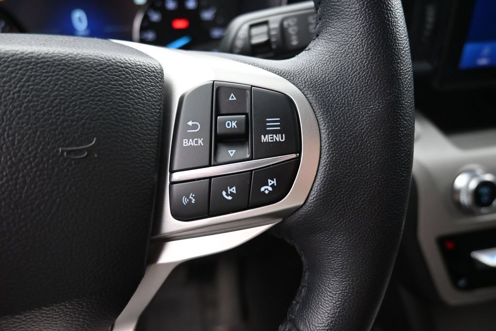 Used 2024 Ford Explorer XLT w/ Equipment Group 202A AWD/4WD image 21