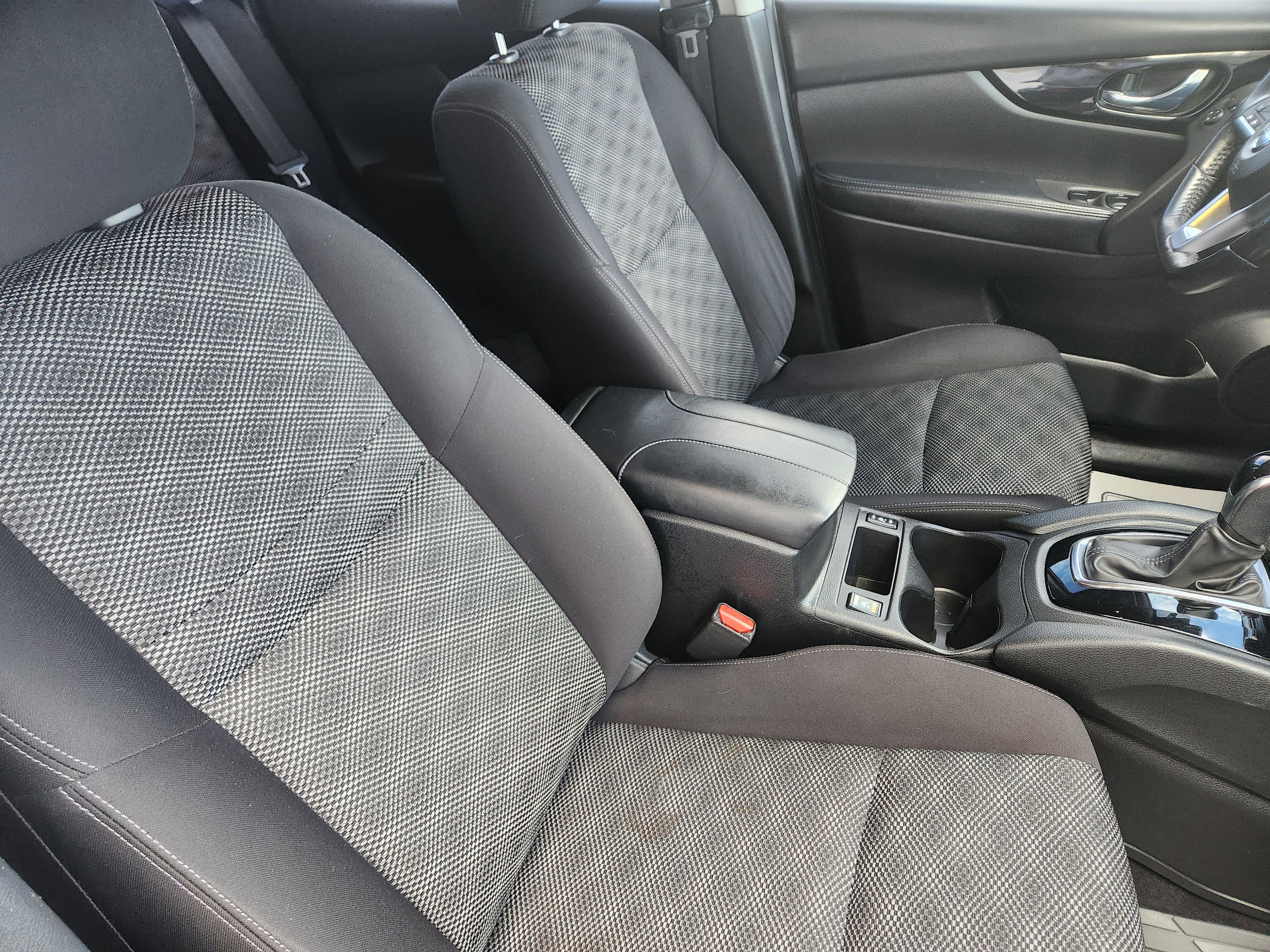 Used 2019 Nissan Rogue Sport SV w/ All-Weather Package image 16