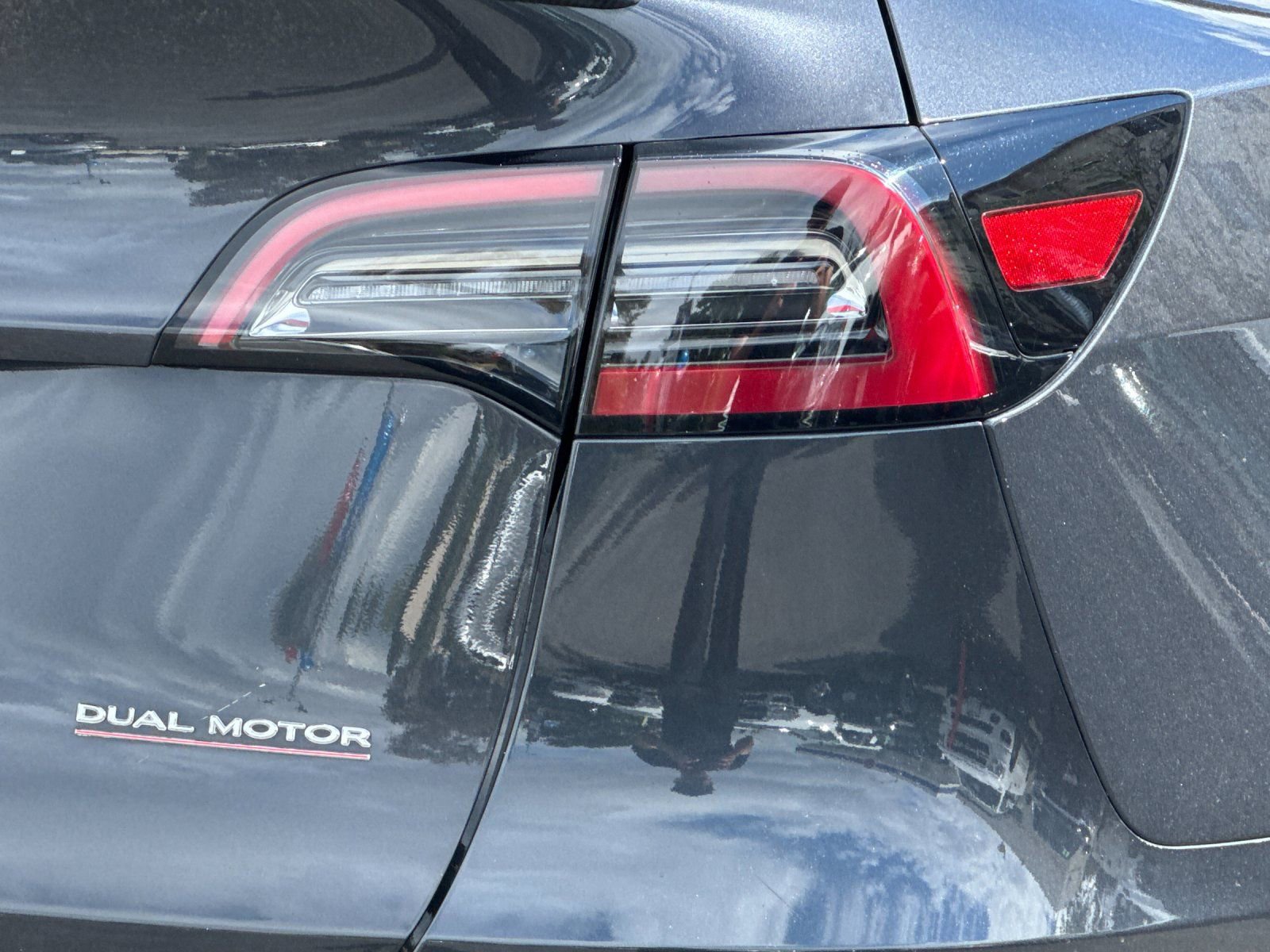 Used 2024 Tesla Model Y Performance image 25