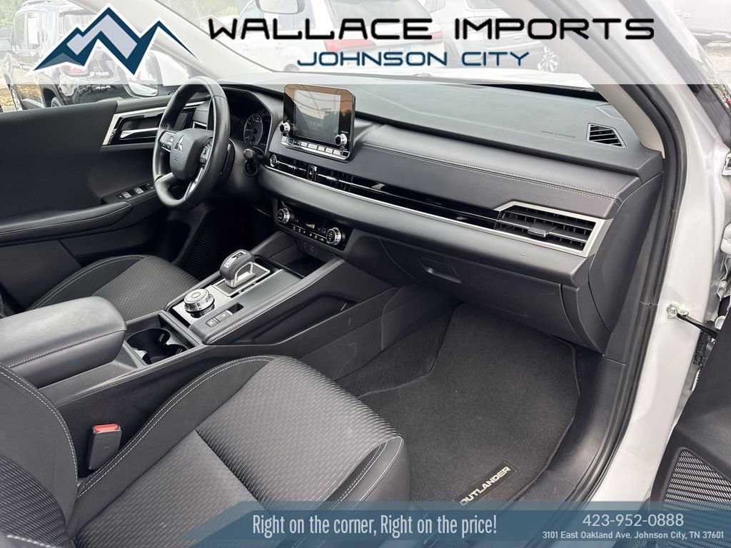 Used 2024 Mitsubishi Outlander ES AWD/4WD image 35