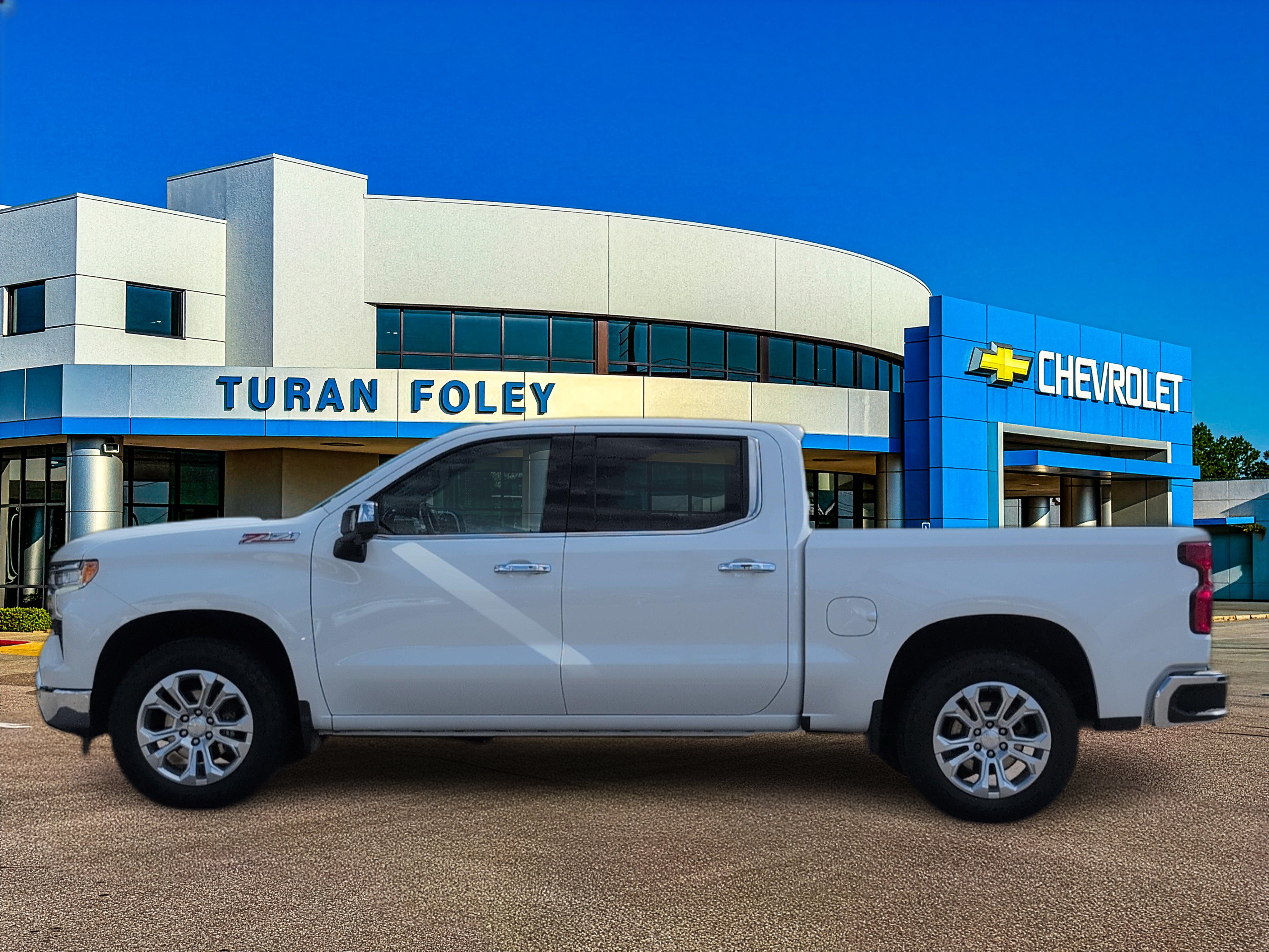 Used 2024 Chevrolet Silverado 1500 LTZ w/ LTZ Premium Package AWD/4WD image 2