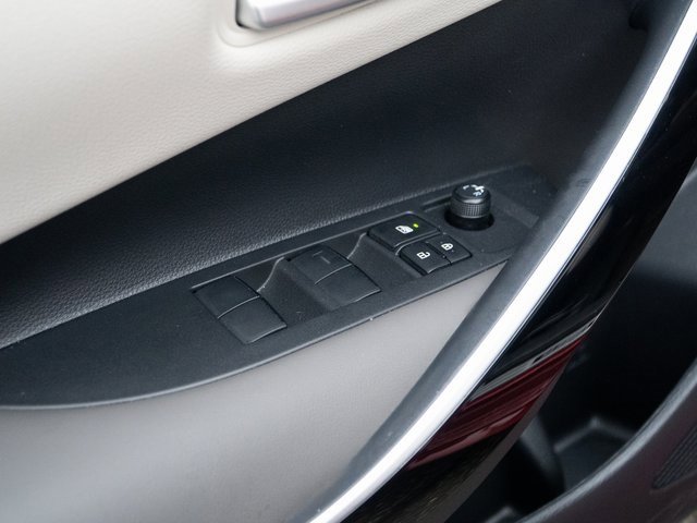 Used 2025 Toyota Corolla XLE image 16