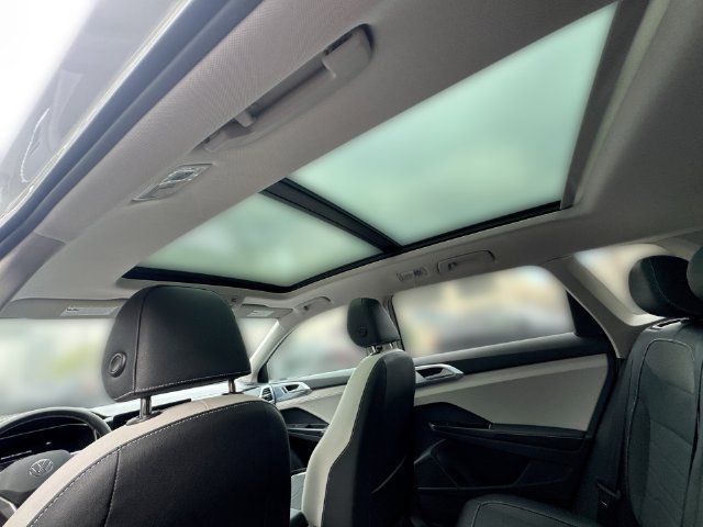New 2026 Volkswagen Taos SE AWD/4WD image 16