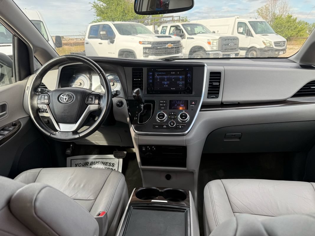 Used 2017 Toyota Sienna XLE w/ XLE Navigation Package AWD/4WD image 24