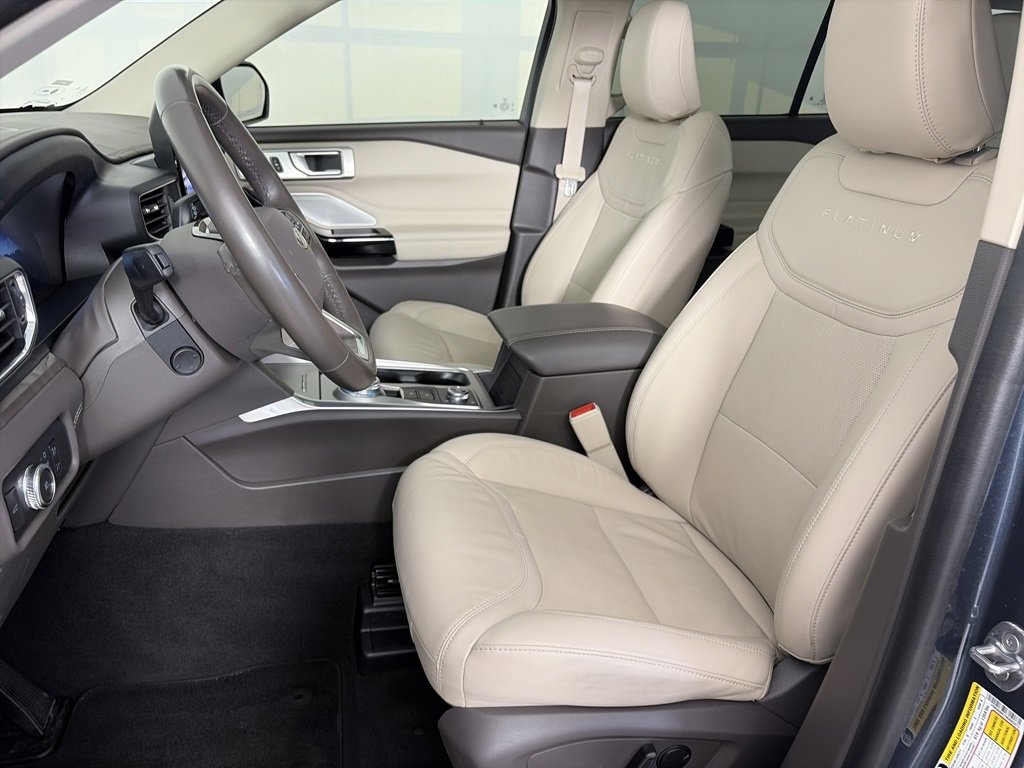 Certified 2022 Ford Explorer Platinum w/ Equipment Group 601A image 11