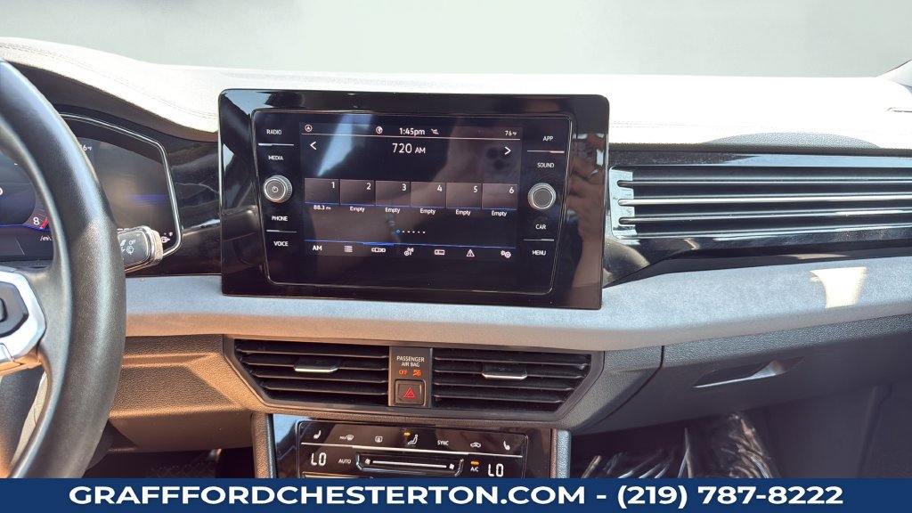 Used 2025 Volkswagen Jetta SE FWD image 18