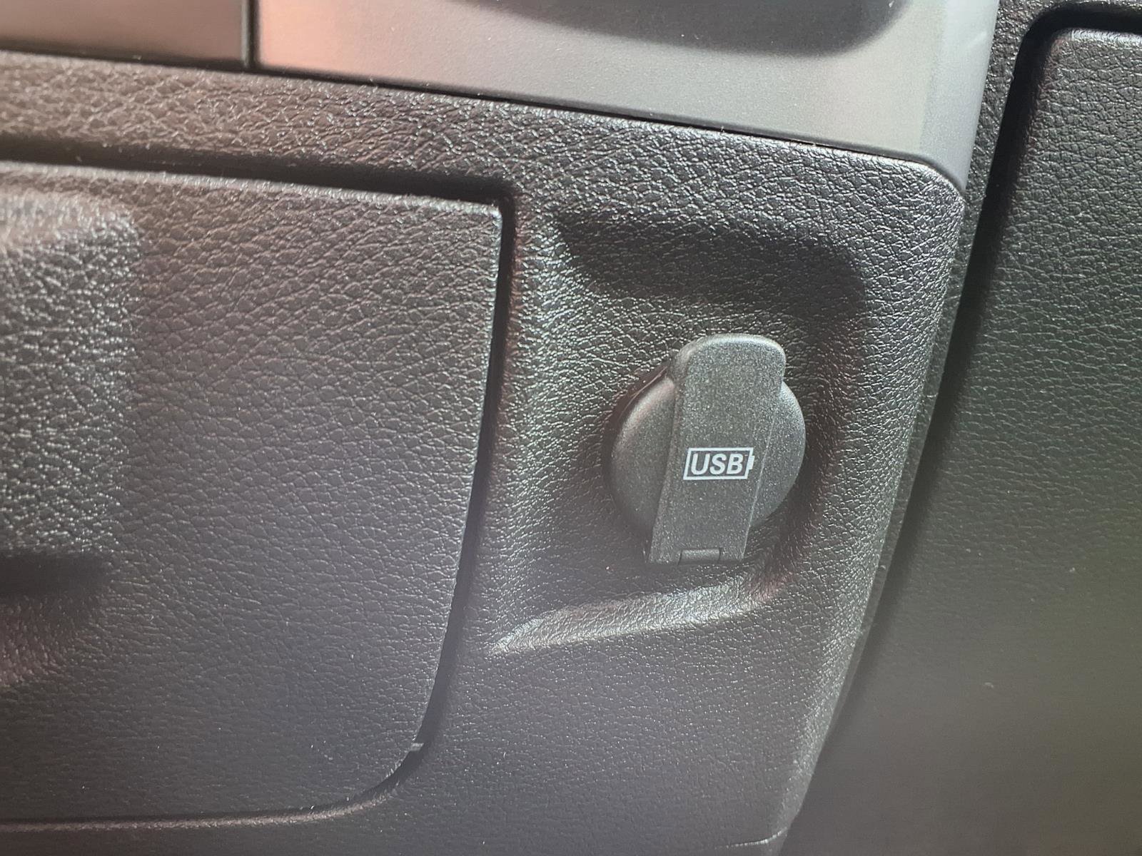 Used 2021 RAM 1500 Classic SLT AWD/4WD image 11