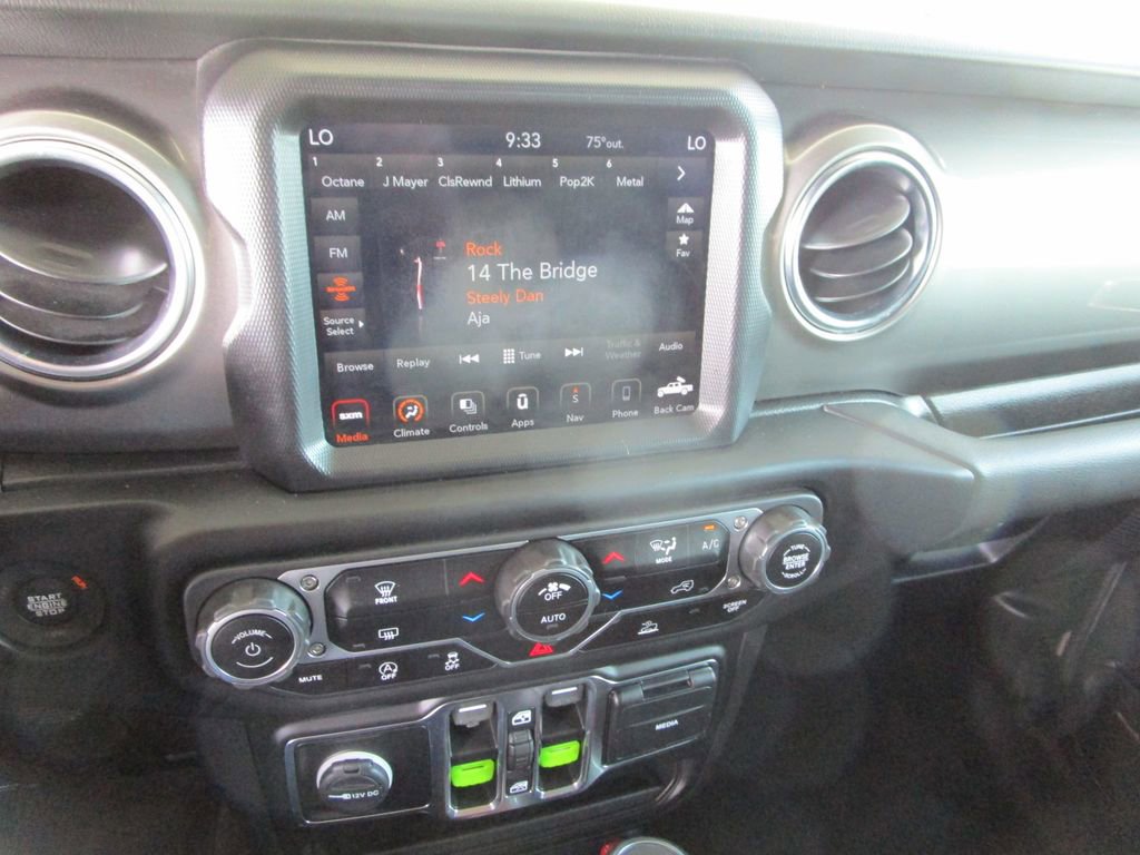Used 2021 Jeep Gladiator Overland w/ Dual Top Group AWD/4WD image 40