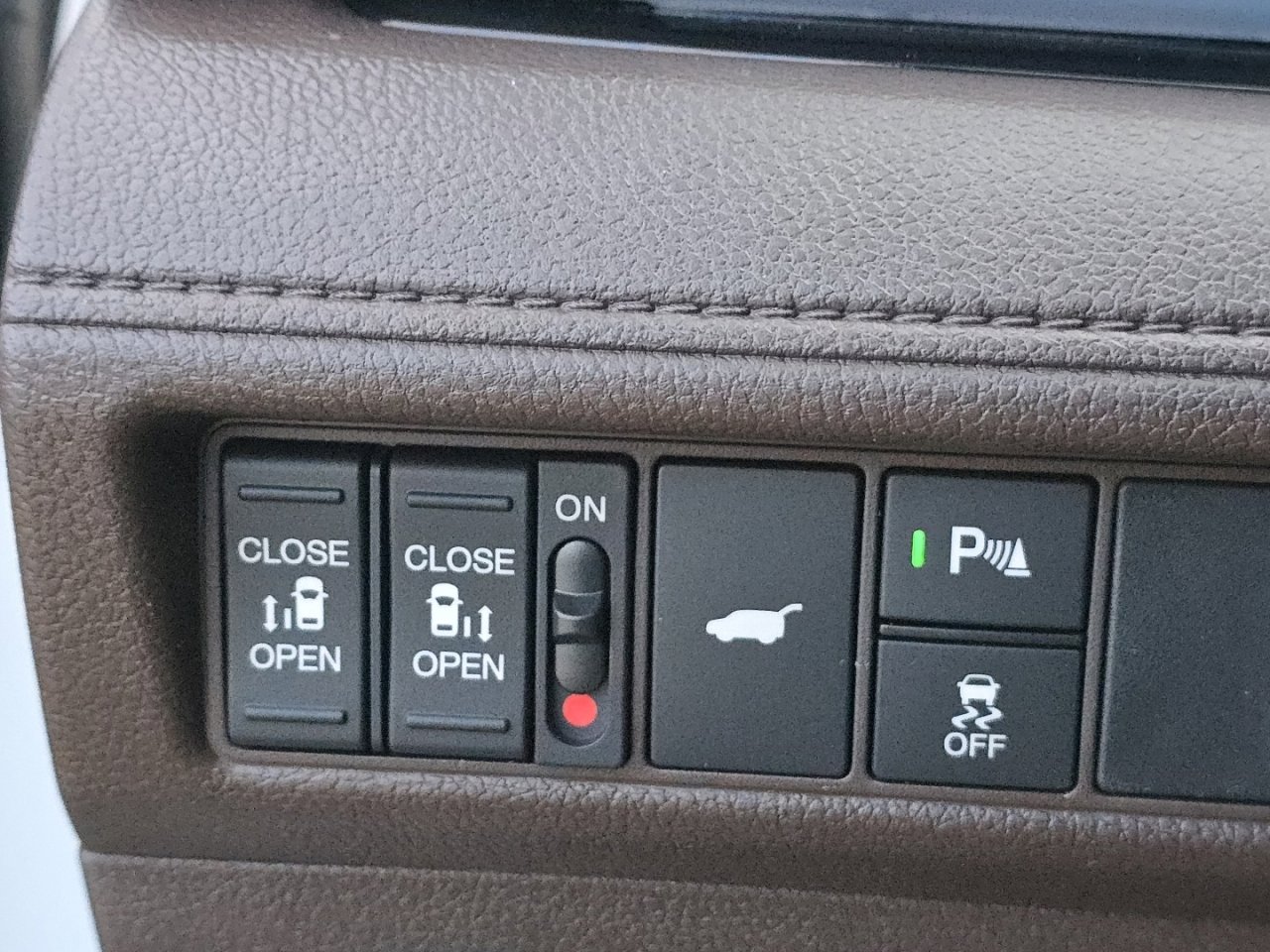 New 2026 Honda Odyssey Touring image 17