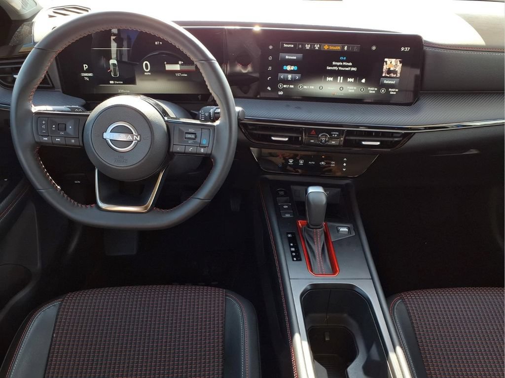 Used 2025 Nissan Kicks SR FWD image 12