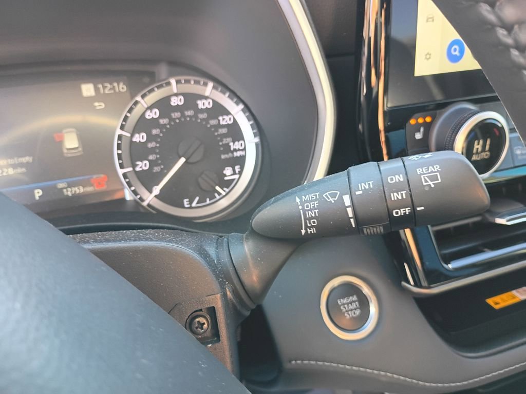 Used 2024 Toyota Highlander XLE image 24