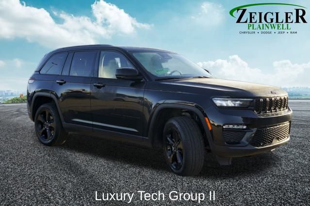Used 2023 Jeep Grand Cherokee Limited w/ Luxury Tech Group II image 4