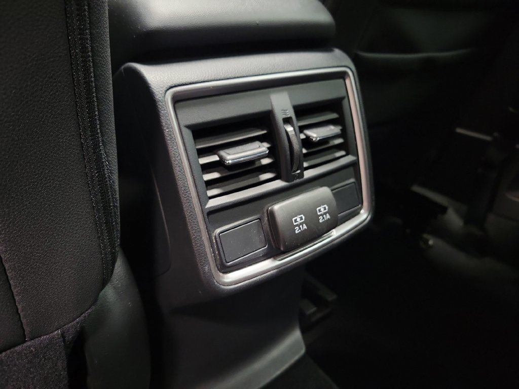 Used 2022 Subaru Forester Premium AWD/4WD image 30