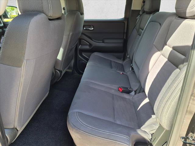 Used 2024 Nissan Frontier SV RWD image 18