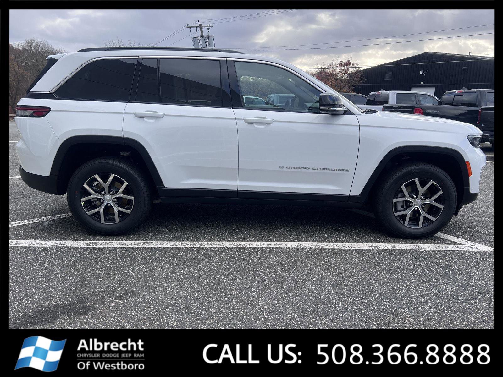 New 2025 Jeep Grand Cherokee Limited w/ Luxury Tech Group II image 6