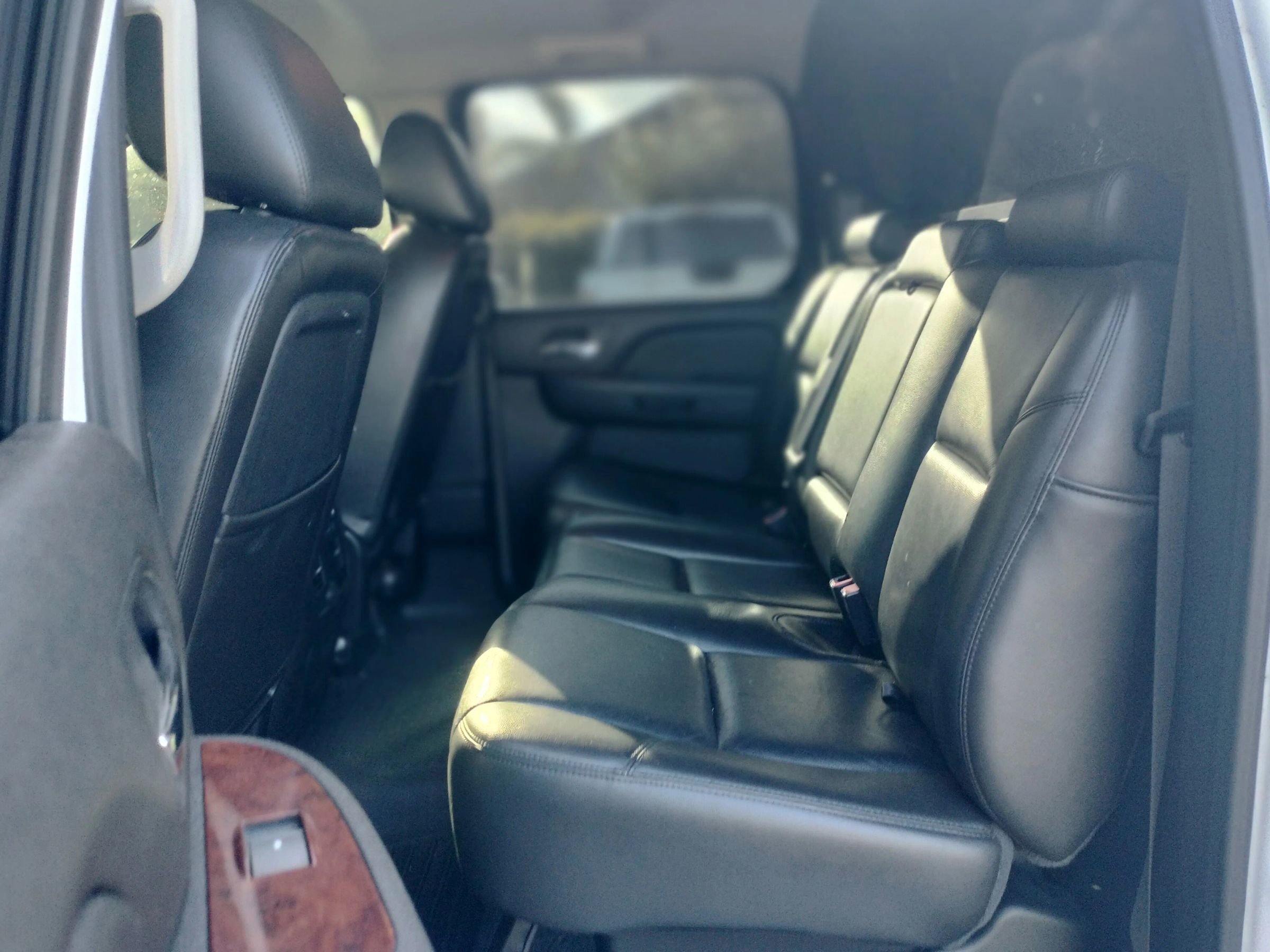 Used 2011 Chevrolet Avalanche LTZ image 17