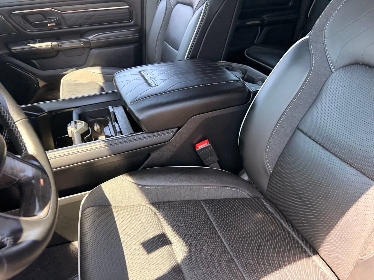 Used 2025 RAM 1500 Limited AWD/4WD image 19