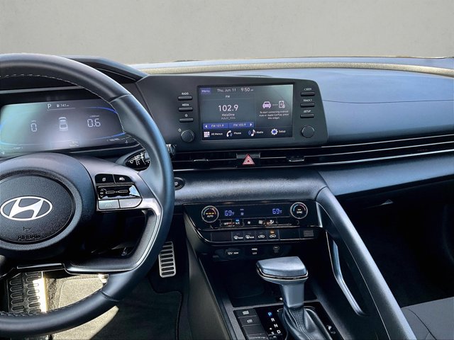 Used 2025 Hyundai Elantra Sport FWD image 8