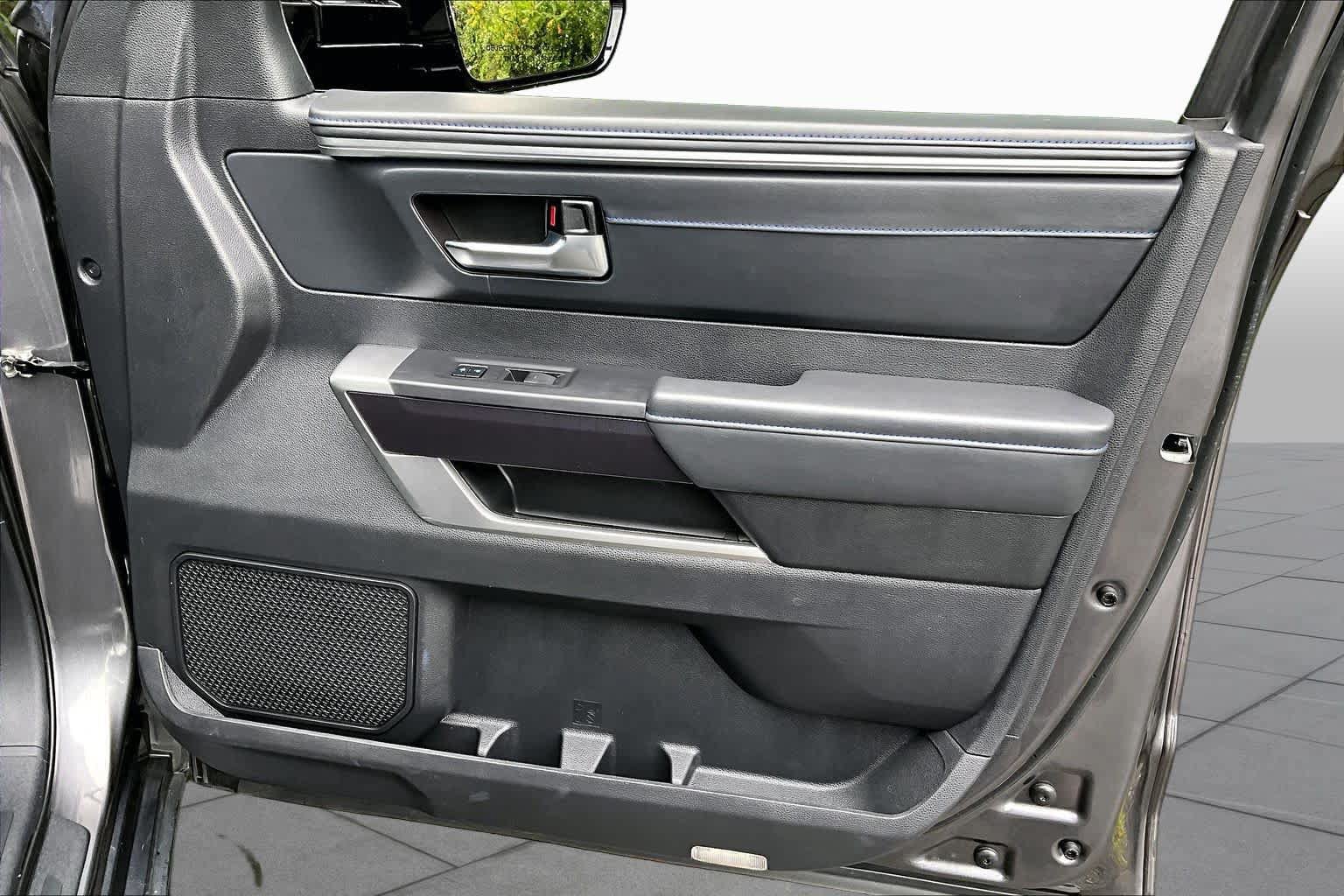Used 2022 Toyota Tundra Platinum AWD/4WD image 22