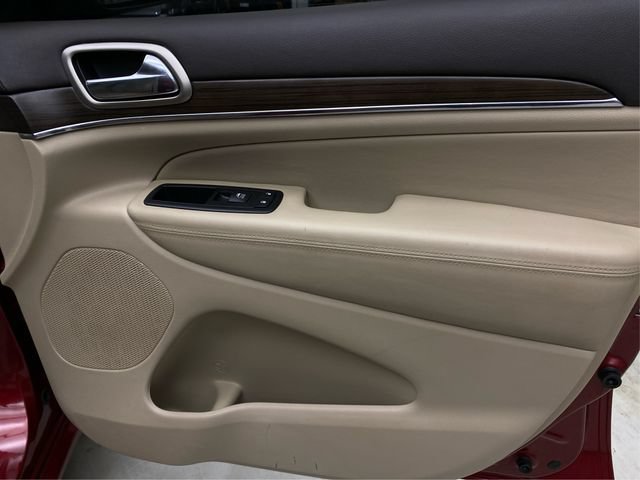 Used 2014 Jeep Grand Cherokee Overland AWD/4WD image 28
