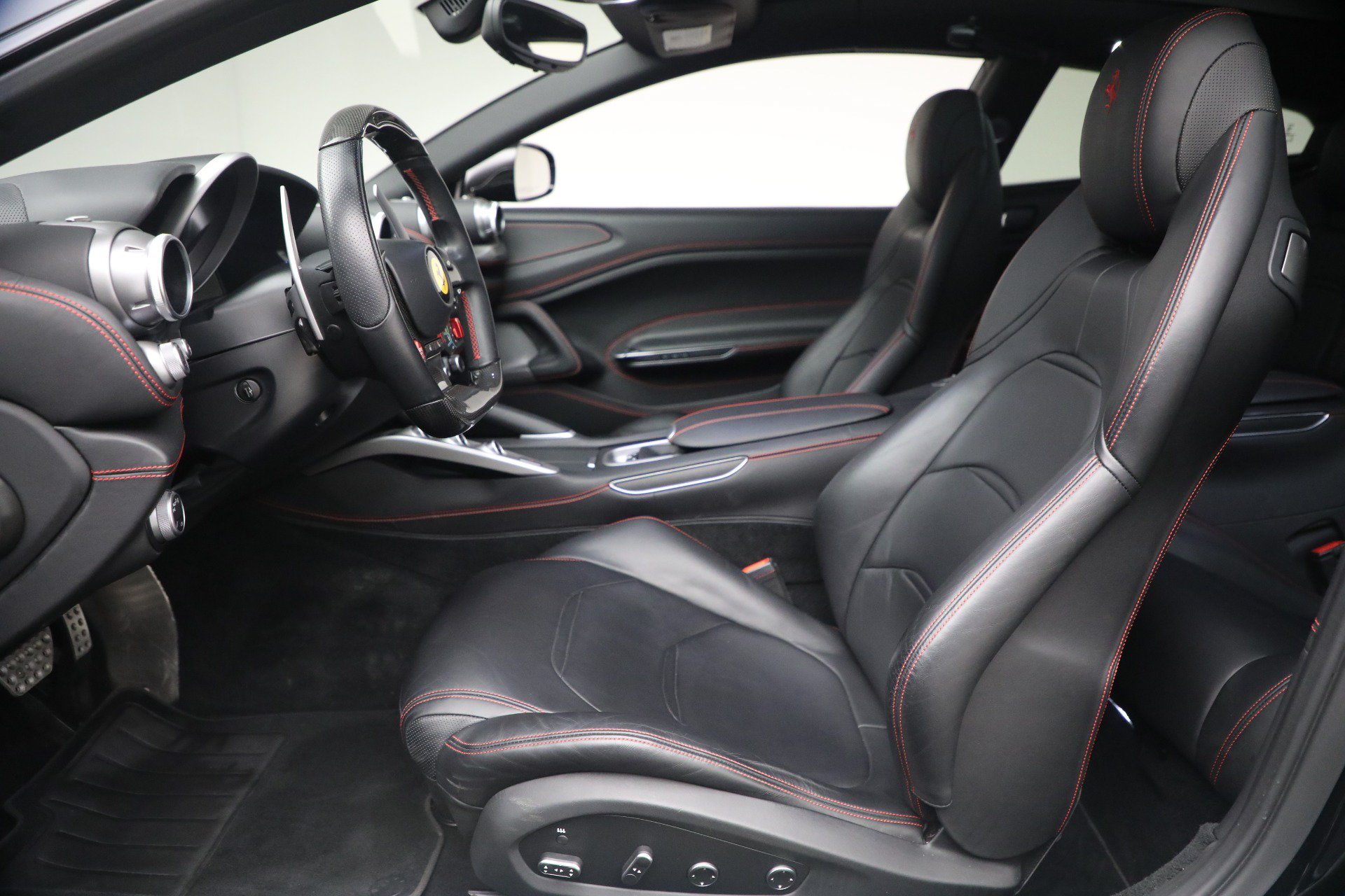 Certified 2018 Ferrari GTC4Lusso AWD/4WD image 15