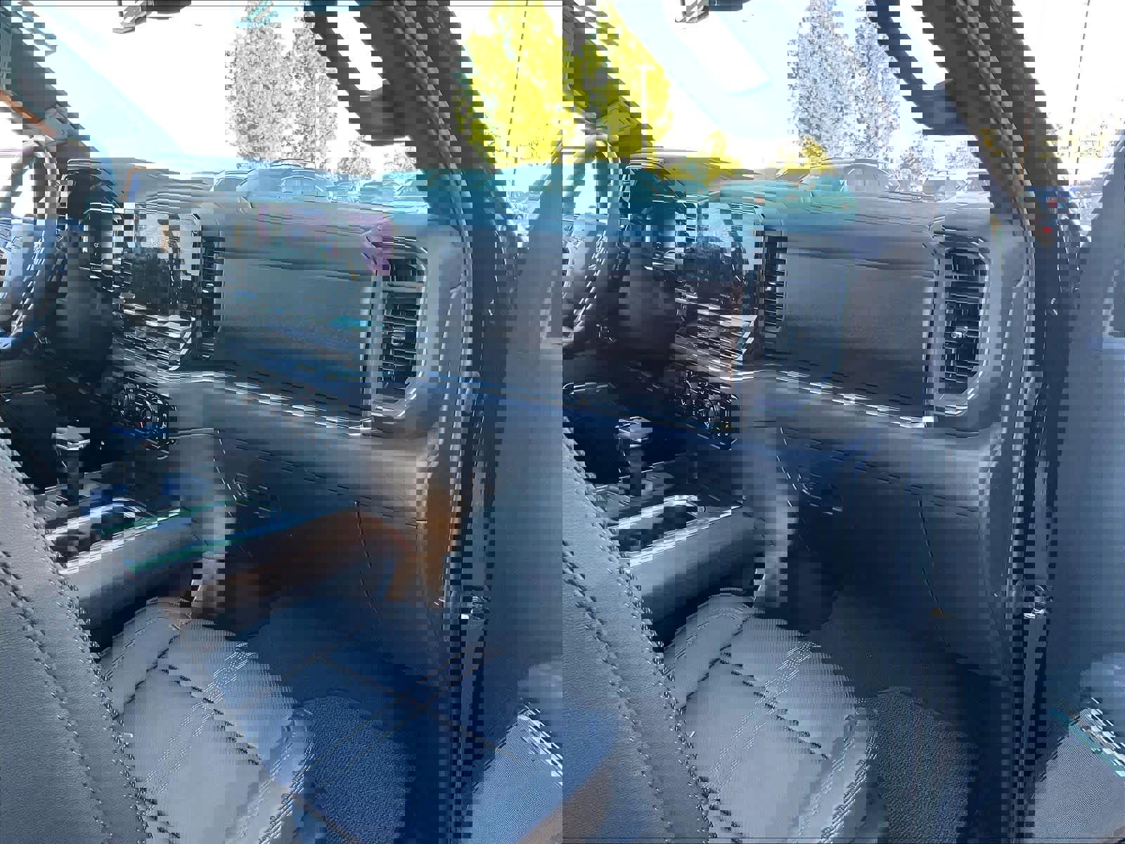 Used 2024 Chevrolet Silverado 1500 High Country w/ Midnight Edition image 18