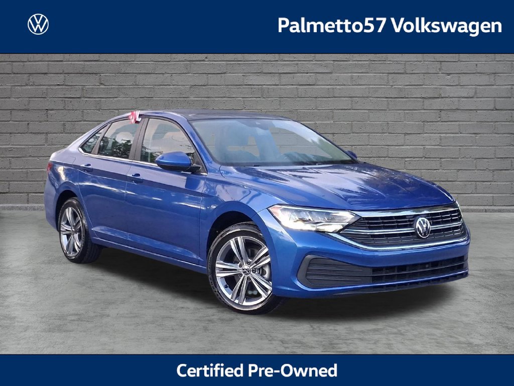 Used 2024 Volkswagen Jetta SE w/ Panoramic Sunroof Package