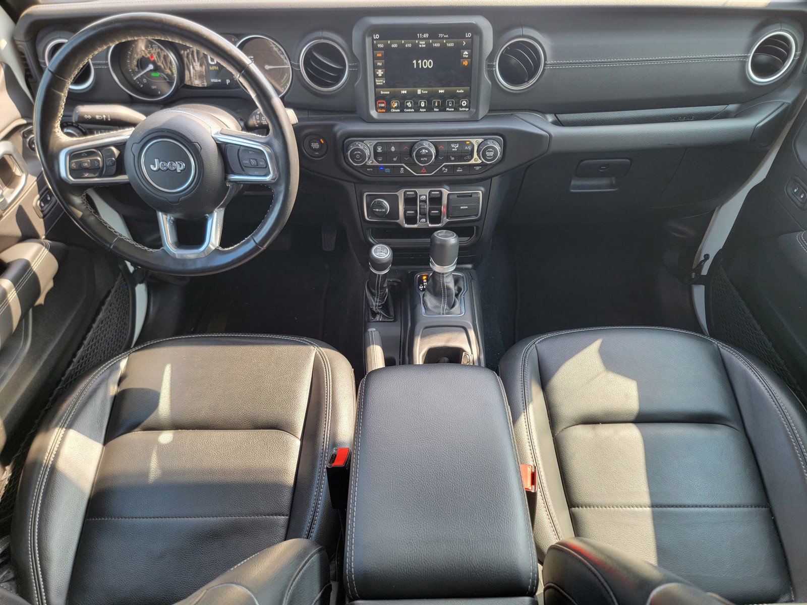 Certified 2022 Jeep Wrangler Unlimited Sahara w/ Cold Weather Group image 21