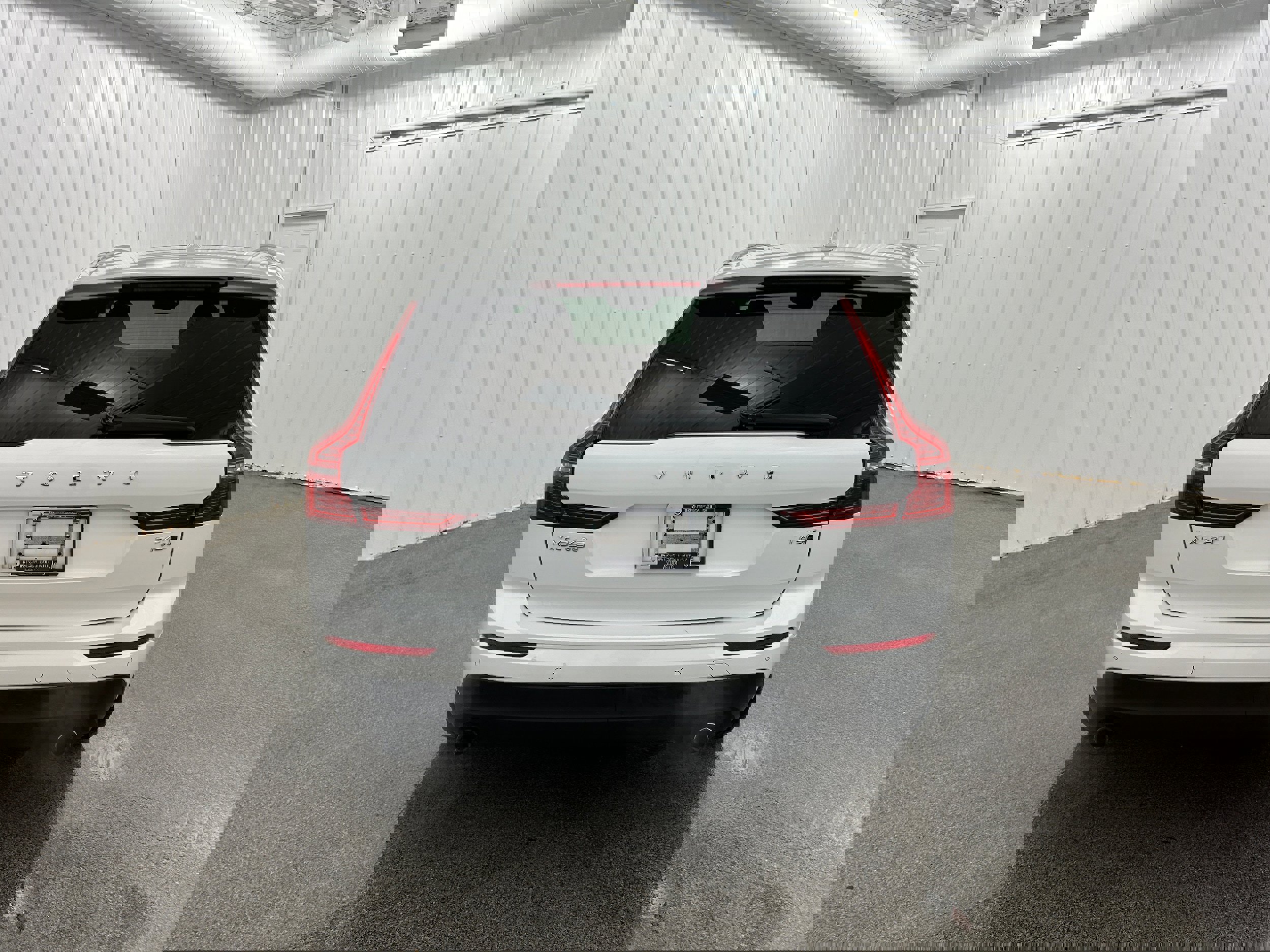 Used 2020 Volvo XC60 T6 Momentum image 30