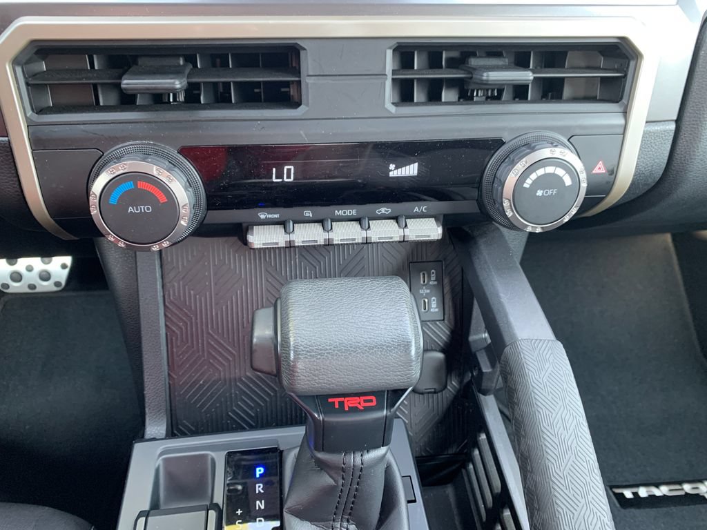 Used 2025 Toyota Tacoma TRD Sport AWD/4WD image 19