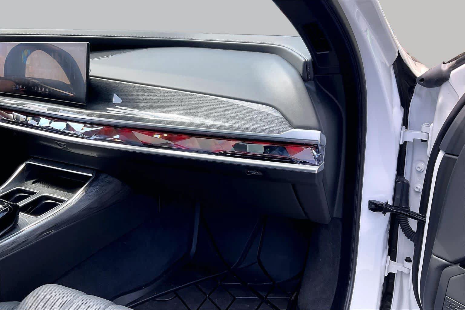 Used 2024 BMW i7 eDrive50 RWD image 18