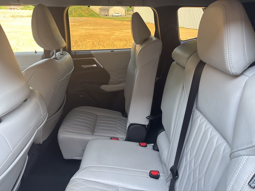Used 2025 Mitsubishi Outlander SEL AWD/4WD image 15