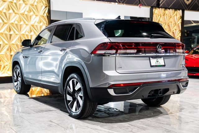 Used 2025 Volkswagen Atlas Cross Sport SE AWD/4WD image 4