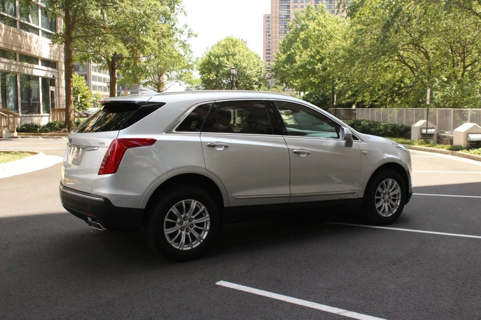 Used 2018 Cadillac XT5 AWD image 7