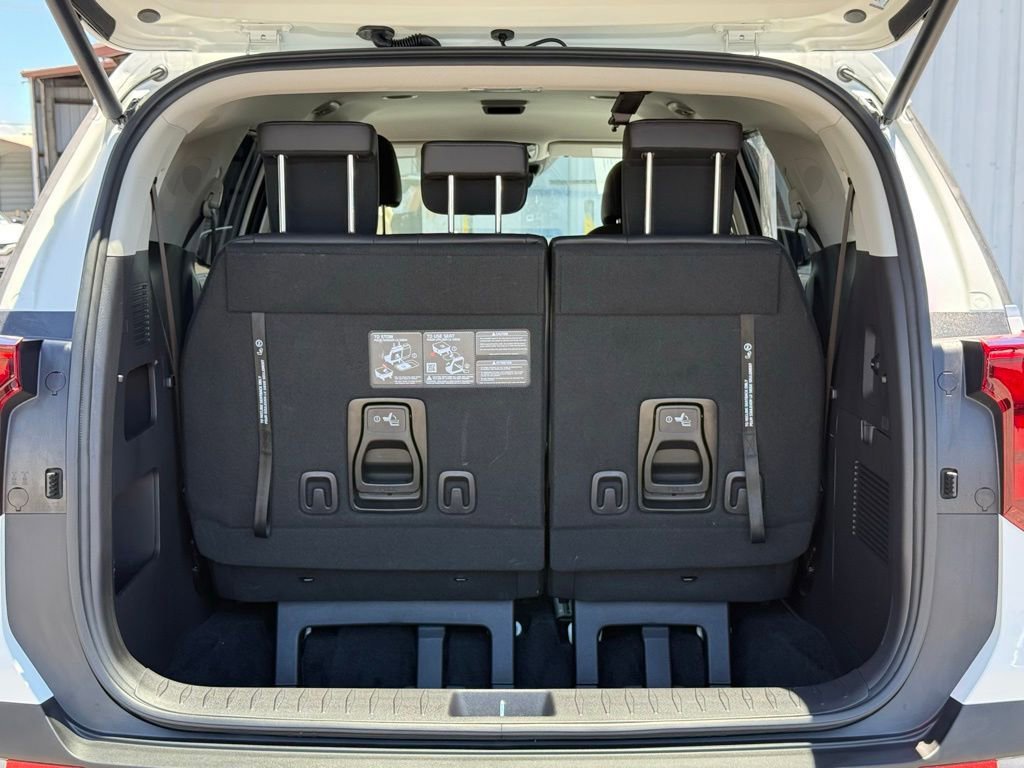 Used 2026 Kia Carnival EX FWD image 14